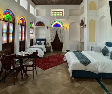 اقامتگاه سنتی خانه گلشن بوشهر - اتاق 3 تخته (1 تخت 2 نفره 1 تخت 1 نفره)