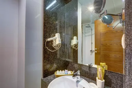 هتل سی نور مشهد - سرویس بهداشتی و حمام 