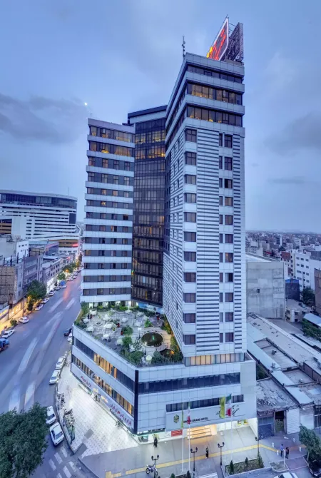 هتل سی نور مشهد - نمای بیرونی 