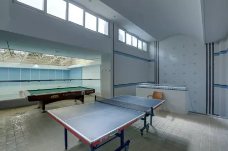 هتل سی نور مشهد - میز پینک پنک و بیلیارد