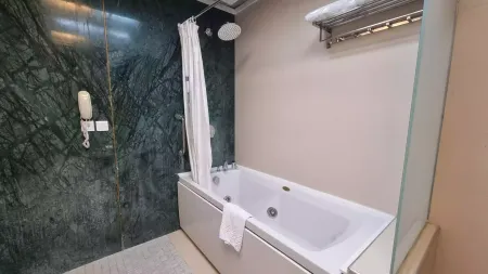 هتل بین المللی هما 1 مشهد - سرویس بهداشتی و حمام