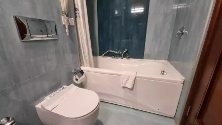 هتل بین المللی هما 1 مشهد - سرویس بهداشتی و حمام