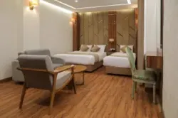 هتل ورسای تهران - اتاق 3 تخته (1 تخت 2 نفره و 1 تخت 1 نفره)