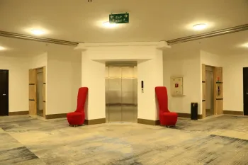 هتل ارم کیش - آسانسور