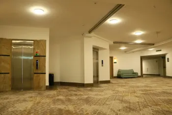 هتل ارم کیش - آسانسور