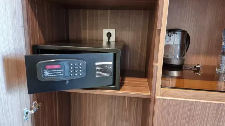 هتل آریا کیش - امکانات اتاق (سیف باکس )