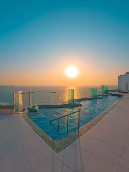 هتل آریا کیش - استخر