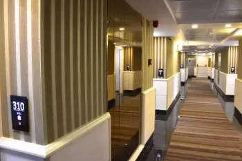 هتل آریان کیش - راه رو