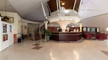 هتل تعطیلات کیش - پذیرش