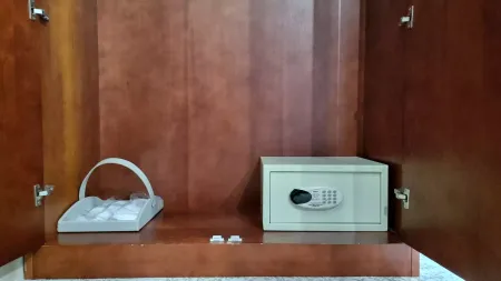 هتل میراژ کیش - امکانات اتاق( سیف باکس )