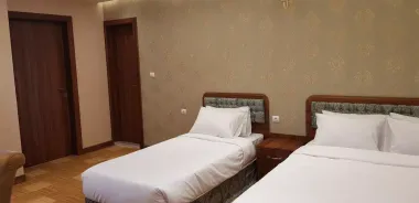 هتل امیران 2 همدان - اتاق 3 نفره (1 تخت 1 نفره و 1 تخت 2 نفره )