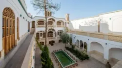 اقامتگاه سنتی اطلسی کاشان - فضای باز