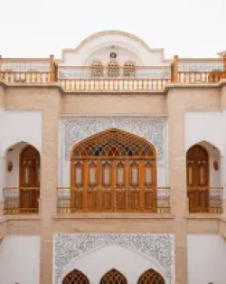 اقامتگاه سنتی ایوان کاشان - فضای باز