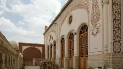اقامتگاه سنتی خادمی کاشان - فضای باز