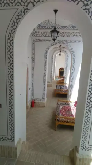 اقامتگاه سنتی خادمی کاشان 