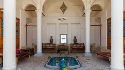 اقامتگاه سنتی خانه مرشدی کاشان - فضای باز