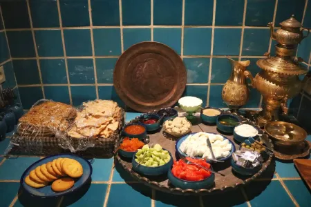 اقامتگاه سنتی خانه مرشدی کاشان - منوی صبحانه
