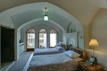 اقامتگاه سنتی منوچهری کاشان - اتاق 2 تخته (2 تخته 1 نفره)