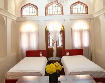اقامتگاه سنتی منوچهری کاشان - اتاق 2 نفره (2 تخته 1 نفره)