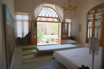 اقامتگاه سنتی منوچهری کاشان - نمای اتاق