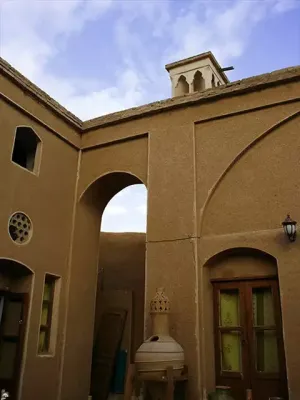 اقامتگاه بومگردی خانه نقلی کاشان -  فضای باز