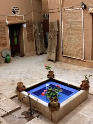 اقامتگاه بومگردی خانه نقلی کاشان - فضای باز