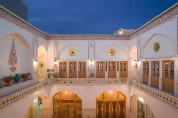 اقامتگاه سنتی سرپله کاشان 