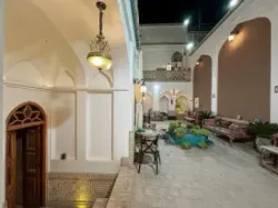 اقامتگاه سنتی سرای سهراب کاشان - فضای باز