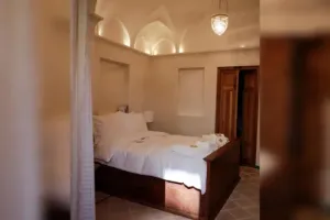اقامتگاه سنتی سرای سوریجان کاشان - اتاق 2تخته (1 تخت 2 نفره)