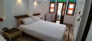اقامتگاه سنتی شاه نشین کاشان - اتاق 2 تخته (1 تخت 2 نفره)