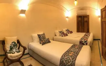 اقامتگاه سنتی کاشانه روشن کاشان - اتاق 3 نفره (3 تخته 1 نفره)