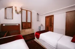 اقامتگاه سنتی عمارت ماندگار کاشان - نمای اتاق