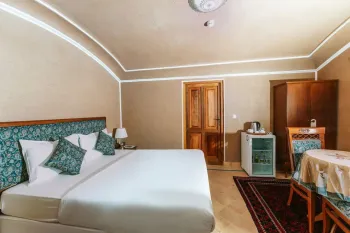 اقامتگاه سنتی عمارت ماندگار کاشان - اتاق 2 تخته (1 تخته 2 نفره)