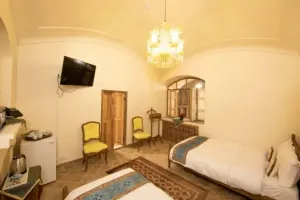 اقامتگاه سنتی عمارت محمودیه کاشان - نمای اتاق