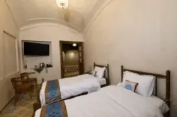 اقامتگاه سنتی عمارت محمودیه کاشان - نمای اتاق