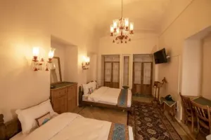 اقامتگاه سنتی عمارت محمودیه کاشان - نمای اتاق