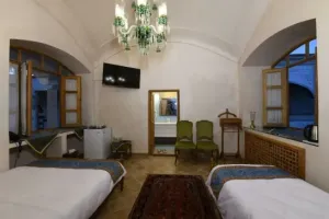 اقامتگاه سنتی عمارت محمودیه کاشان - نمای اتاق
