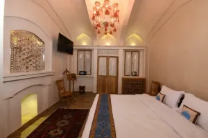 اقامتگاه سنتی عمارت محمودیه کاشان - نمای اتاق