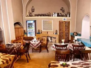 اقامتگاه سنتی مهینستان راهب کاشان - رستوران