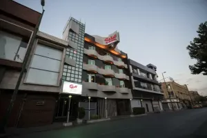 هتل البرز قزوین - نمای بیرونی