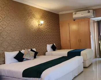 هتل هرمز بندر عباس - اتاق 3 تخته (1 تخته 1 نفره و 1 تخته 2 نفره)