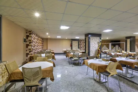 هتل آپارتمان ناز 2 بندر عباس - رستوران