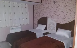 خانه مسافر چهل مقام شیراز - اتاق 2 تخته (2 تخت 1 نفره)