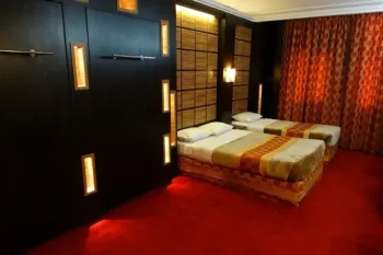 هتل نادری اهواز - اتاق 3 تخته (1 تخته 2 نفره و 1 تخته 1 نفره)