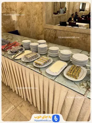 هتل آراد مشهد - میز بار صبحانه