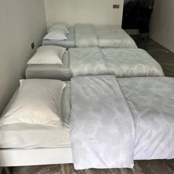 هتل خان صبوری رشت - اتاق 4 تخته (1 تخت 2 نفره و 2 تخت 1 نفره)