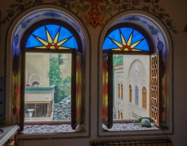 اقامتگاه سنتی آب میرزا مشهد - نمای محوطه