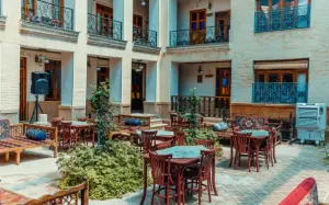 هتل بوتیک آناهید شیراز - نمای محوطه