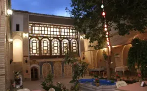 اقامتگاه سنتی حجه فروش اصفهان - نمای بیرونی