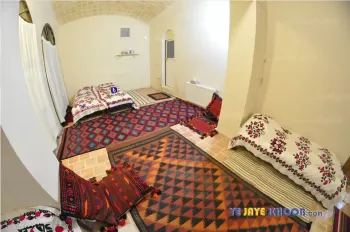 اتاق اقامتگاه بومگردی موزه عروسک اسباب بازی کاشان
